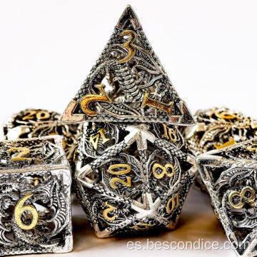 Pure Cobre Hollow Metal Dice aparecido con Dragón 3D